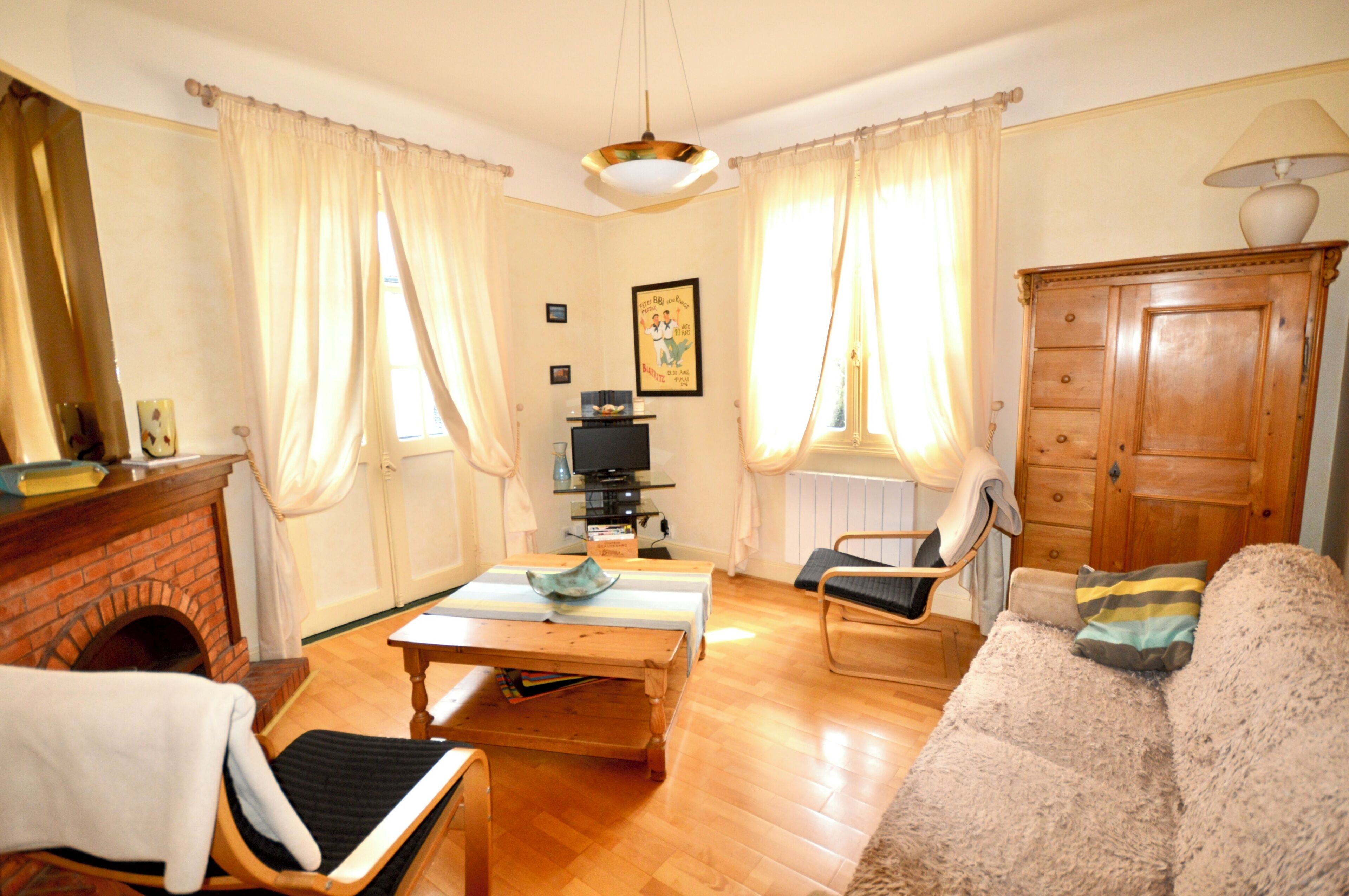 Biarritz - Cozy 2-bedroom Apartment - Balcony - Sleeps 4 - Biarritz