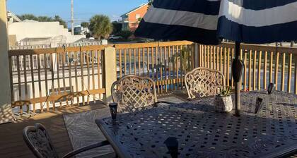 5 minute walk to the beach. The Mermaid House 2-bedroom in Cape Canaveral!