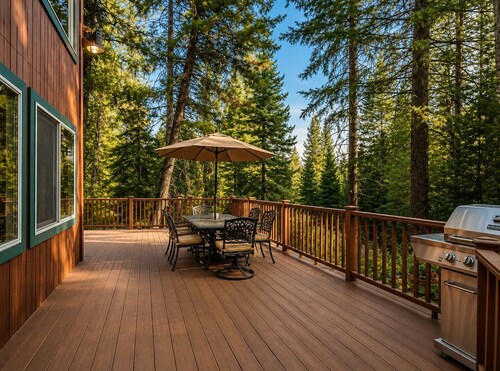 Forest Views | King Bed | Fireplace | Pet Friendly