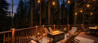 Forest Views | King Bed | Fireplace | Pet Friendly