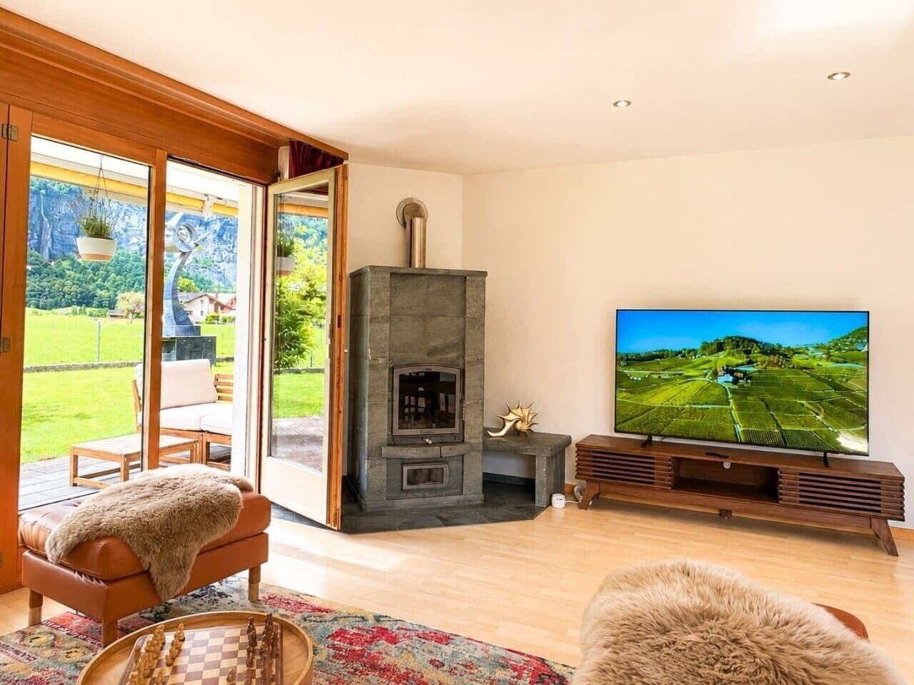 Smart TV, fireplace, books