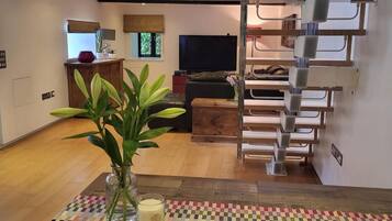 Superior House | Living area | TV