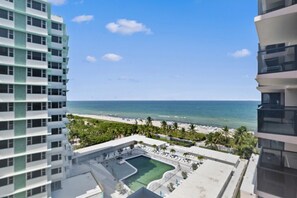 Exterior - Spacious Ocean View Condo w/Resort Amenities 1108 (Miami Beach)