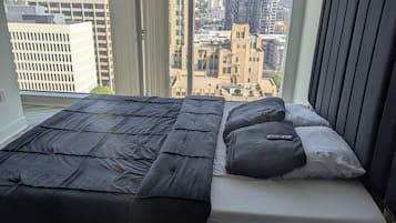2 habitaciones, tabla de planchar con plancha, wifi y ropa de cama