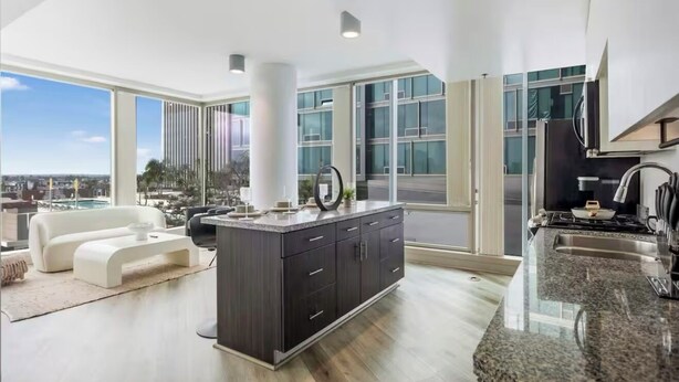 Interior - Beautiful luxury high-rise condo with views of downtown Los Angeles in Koreatown (Vernon)