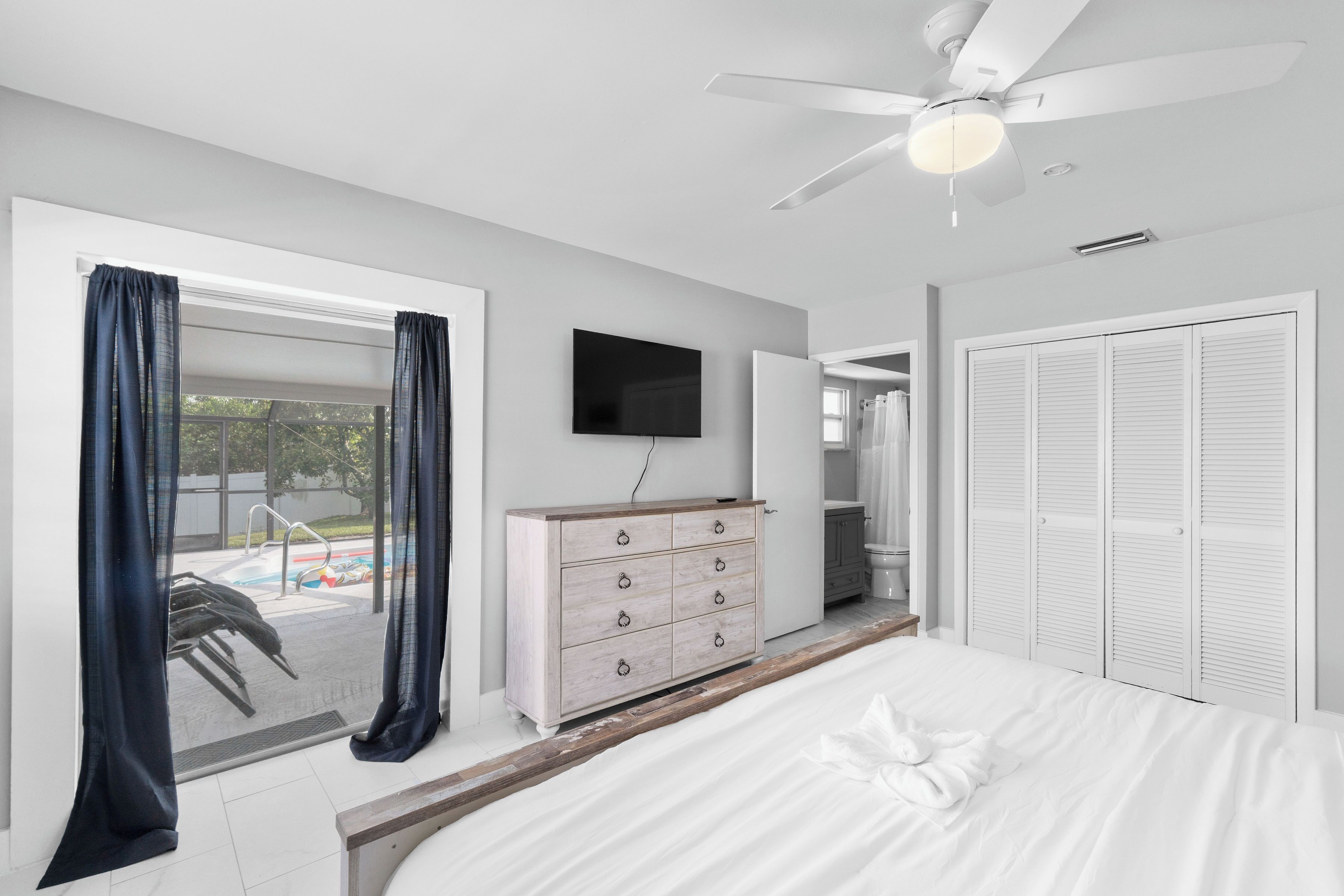 4 habitaciones, acceso a internet y ropa de cama 