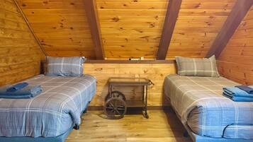 8 bedrooms, bed sheets