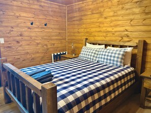 8 bedrooms, bed sheets