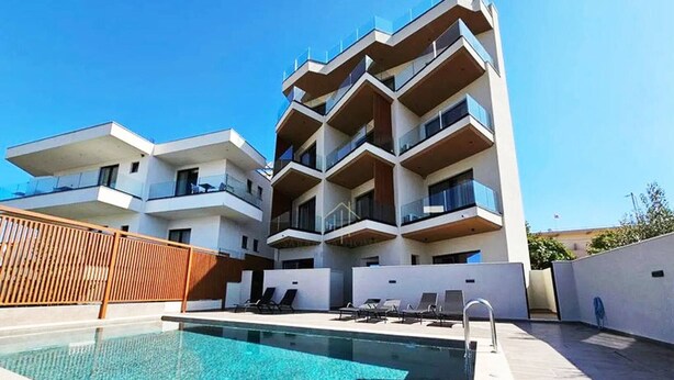 Apartment, 1 Schlafzimmer, Balkon, Stadtblick | Pool | Innenpool