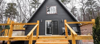 Secluded A-Frame w/hot tub-Near Pristine Lake Ouachita and Hot Springs