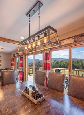 Dining - 6-bedroom house in marvelous Lake Placid with cool AC (Lake Placid)