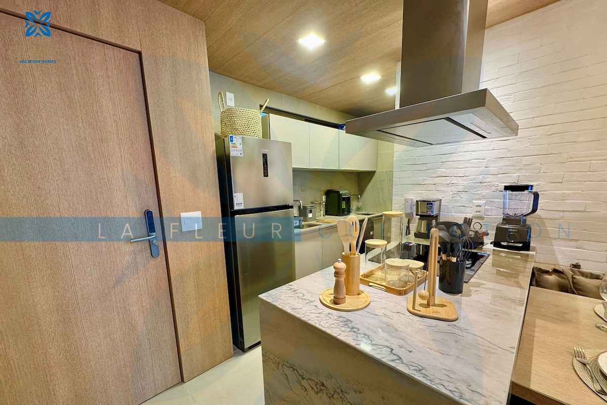 Departamento de lujo | Cocina privada | Cafetera y tetera, refrigerador, microondas y horno
