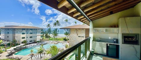 Luxury Apartment | Outdoor dining