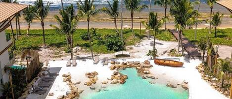 7 outdoor pools, pool umbrellas, sun loungers