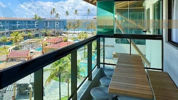 Apartamento superluxo | Opções para refeição ao ar livre