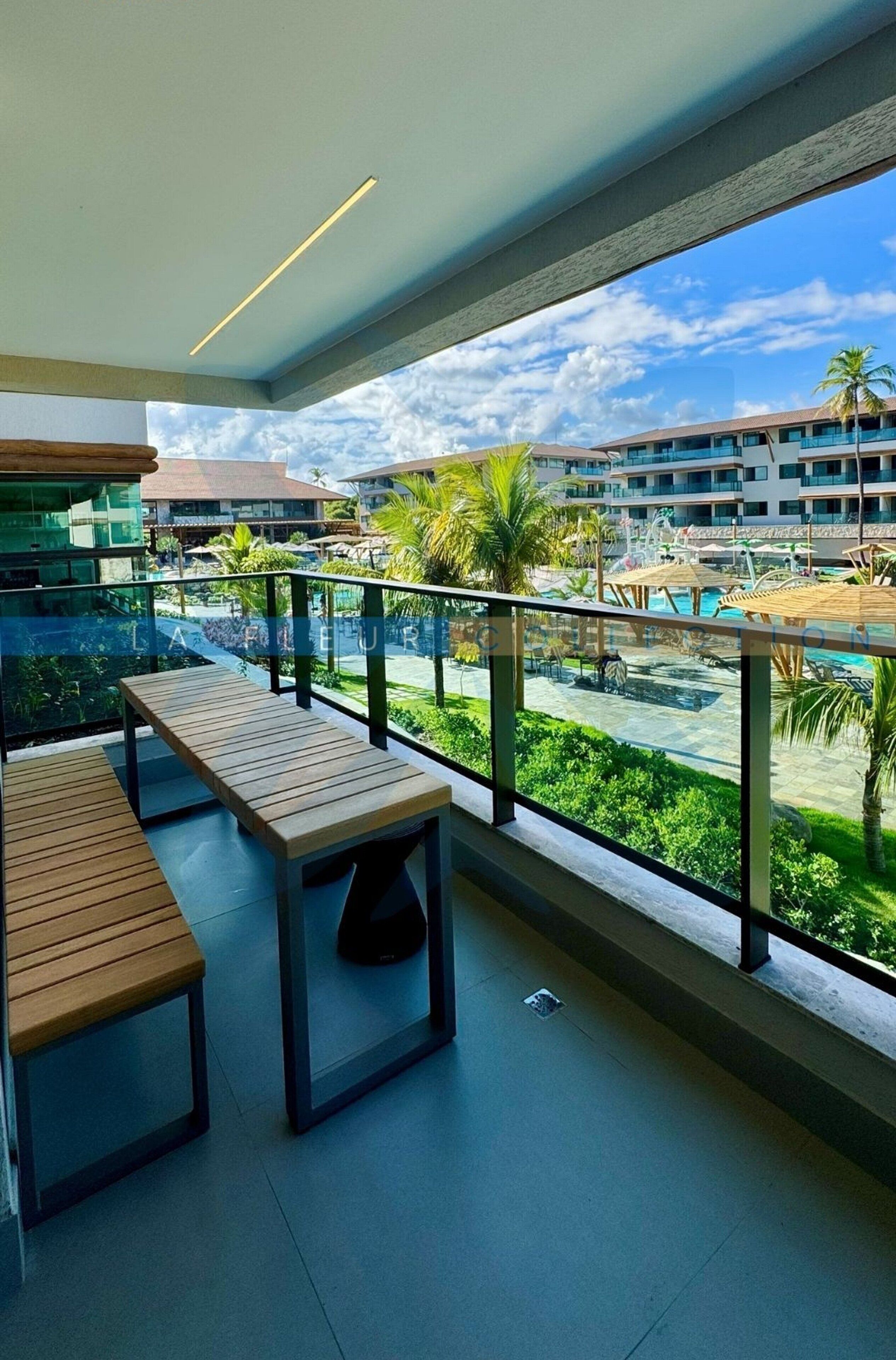 Luxury Apartment | Outdoor dining