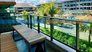 Luxury Apartment | Outdoor dining