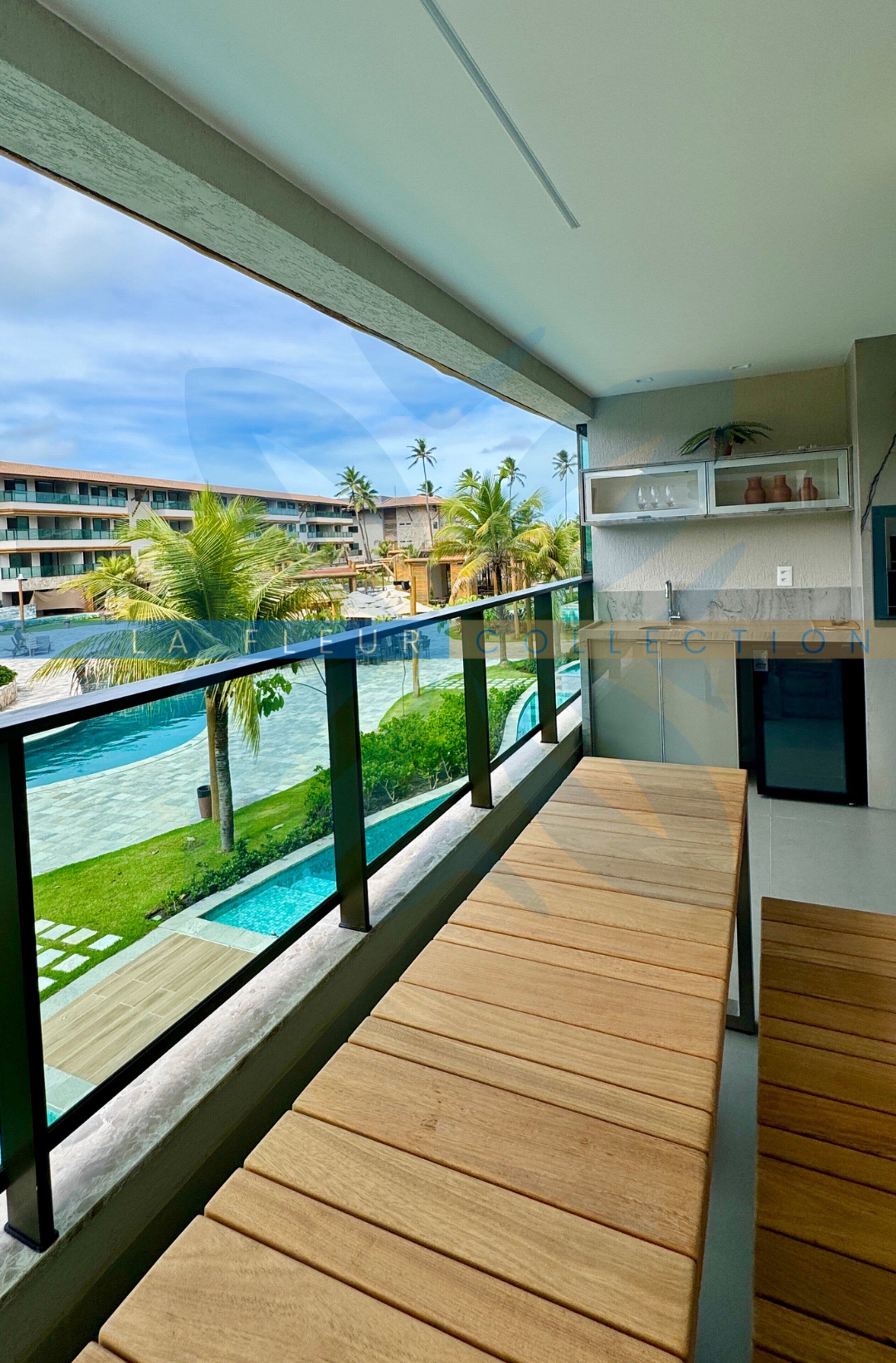 Luxury Apartment | Outdoor dining