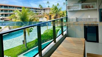 Luxury Apartment | Outdoor dining