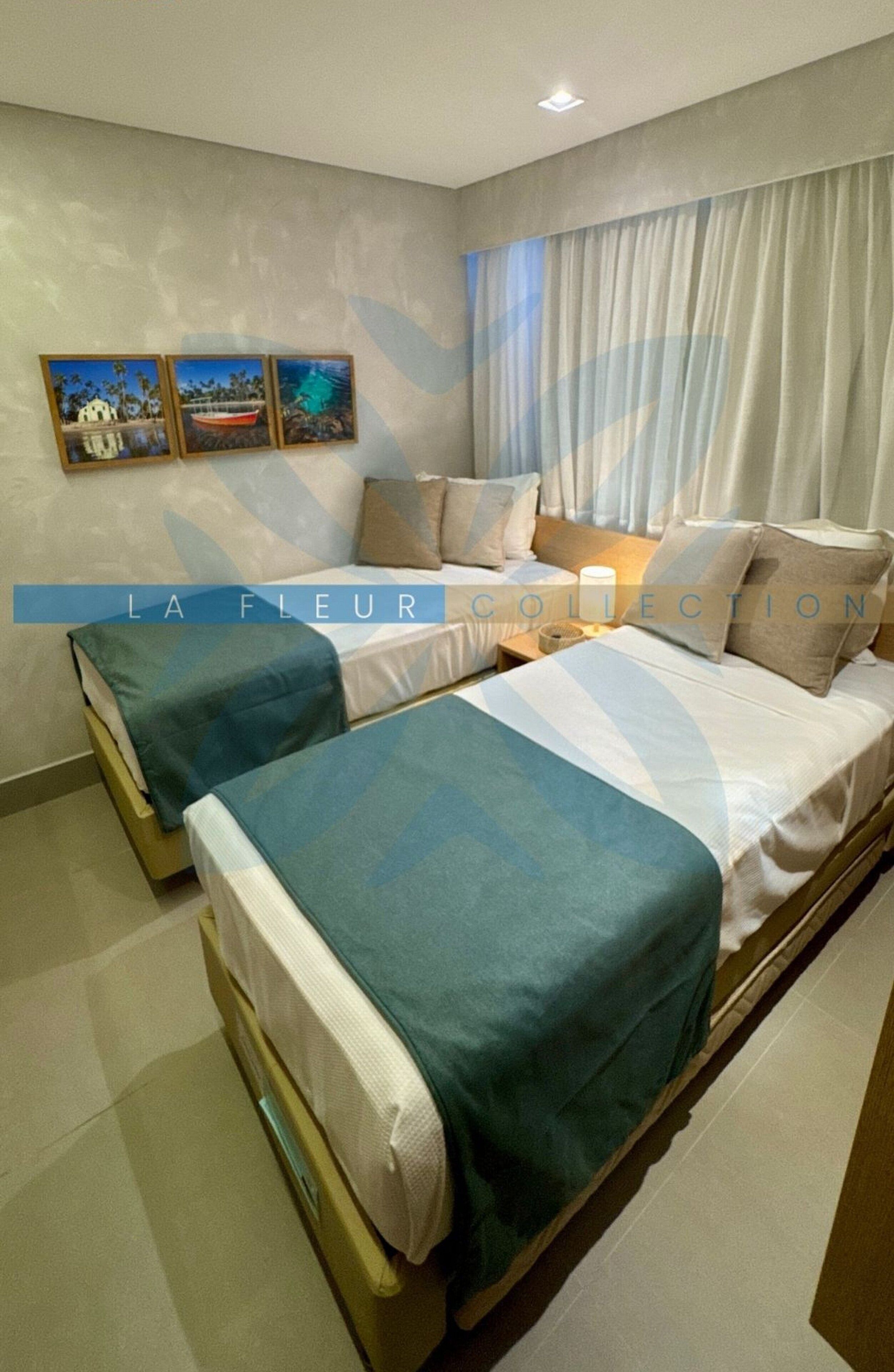 Roupas de cama premium, camas com colchões pillow-top, frigobar