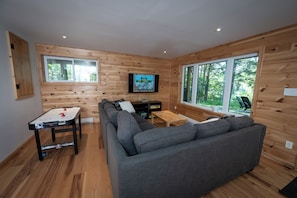 Smart-TV, Kamin, Videospiele