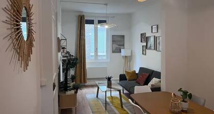 Cosy, quiet house near the station