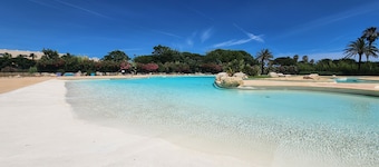 Little Buddha apartment 50m from the beach