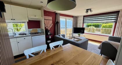 Charming chalet in quiet Goedereede - close to the beach and surrounded by nature
