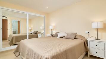 3 bedrooms, WiFi, bed sheets