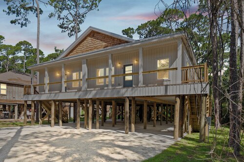 Luxury Retreat on Oleander - Unit L