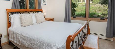 House, Multiple Beds (4BD Private East Vail Duplex on Bus R) | 4 bedrooms