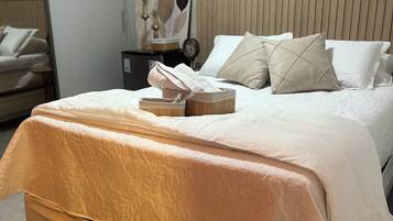 1 bedroom, iron/ironing board, internet