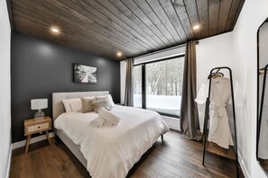 4 Schlafzimmer, Schreibtisch, Bügeleisen/Bügelbrett, Reisekinderbett