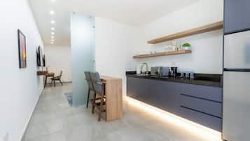 Comfort Apartment, 1 Queen Bed, Non Smoking, Air conditioning | Private kitchen
