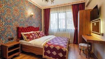 Chambre Deluxe, vue ville | Bureau, espace de travail pour ordinateur portable, rideaux occultants
