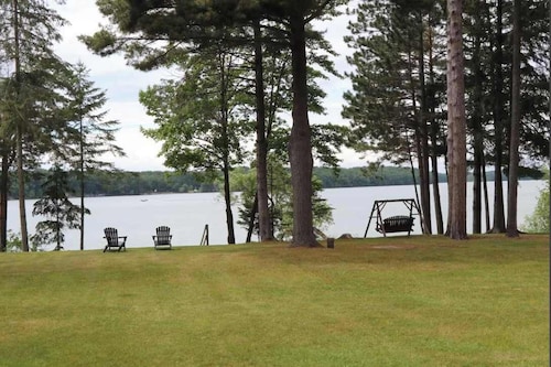 Fishermans Cottage on Big Arbor Vitae Lake