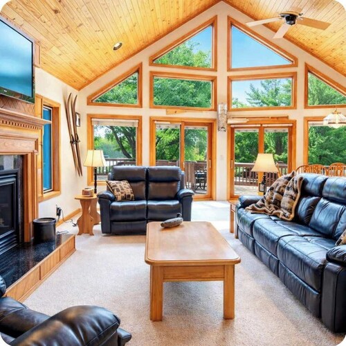 Dog-Friendly Lakefront Escape: Dock, Firepit, Game