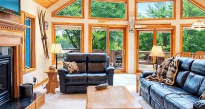Dog-Friendly Lakefront Escape: Dock, Firepit, Game