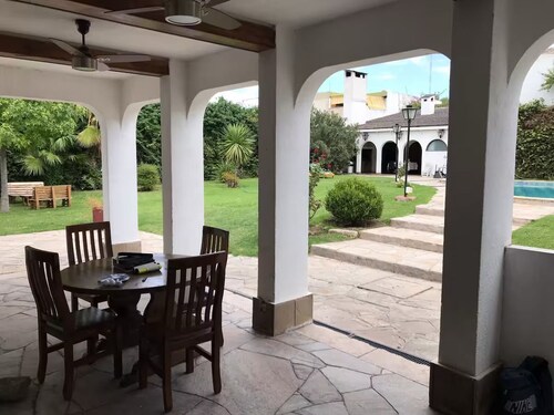 Vacation home in Mendoza City with a pool table