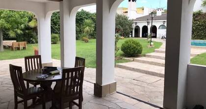 Vacation home in Mendoza City with a pool table
