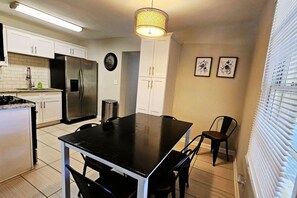 Dining - Decatur Executive Residential Stay | Sleeps 11 (Atlanta)