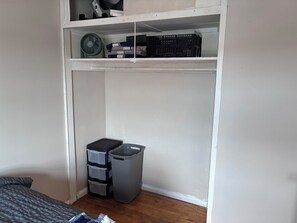1 bedroom, WiFi, bed sheets