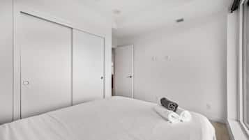 2 bedrooms, iron/ironing board, WiFi, bed sheets