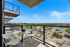 Property grounds - NEW | Mins to Saddledome | Rooftop Patio | UG Park (Calgary)