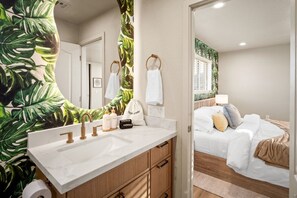 Bathroom - Palm 1 | River Views, Private Dock & Boat Launch (Parker)
