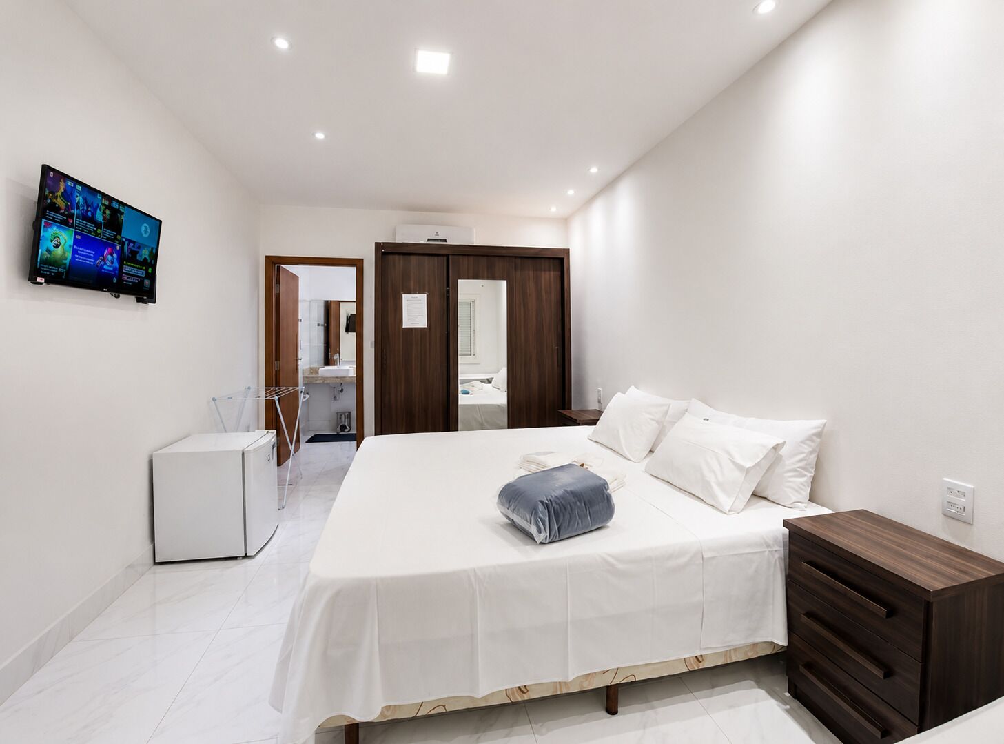 Free WiFi, bed sheets, wheelchair access