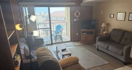 Seatime 407S - Outdoor Pool, Beach! Amazing Aesthetics!