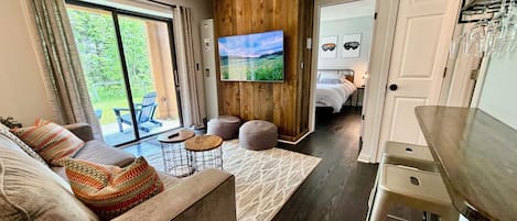 1 habitación, tabla de planchar con plancha, wifi gratis y ropa de cama
