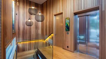 Villa, 5 Bedrooms, Mountain View | Interior