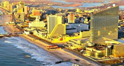 Beautiful Brigantine Beach Beach Block Condo--2 Bed--2 Bath